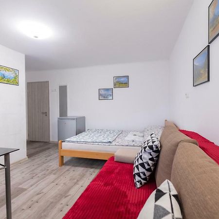 Newly Renovated Studio With Air Conditioner & Free Parking Ljubljana Eksteriør bilde